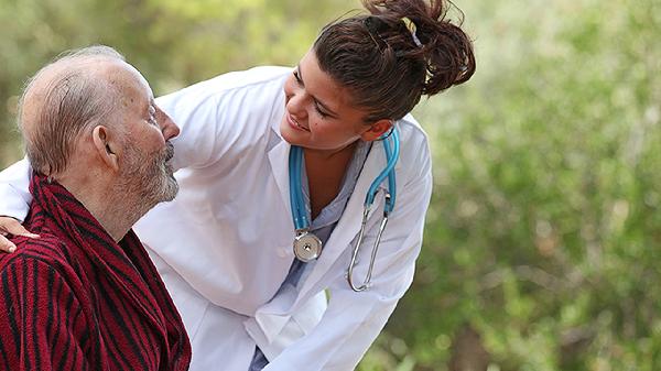 血壓偏高的人，多留意手指，若沒這3種異常，腦梗或還很遠