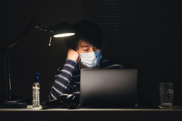 人到中年，晚上睡覺若沒出現3種反常，表示身體很好，不妨對照看